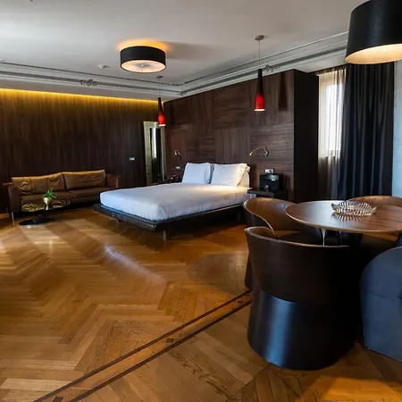 Divina Luxury Hotell