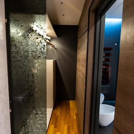 Divina Luxury Hotell 4*