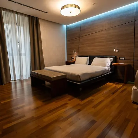 Hotell Divina Luxury 4*