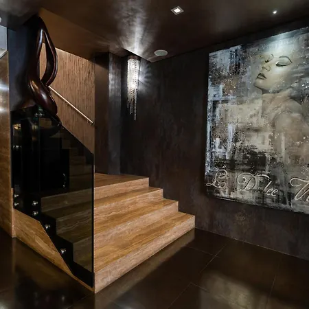 Divina Luxury 4*